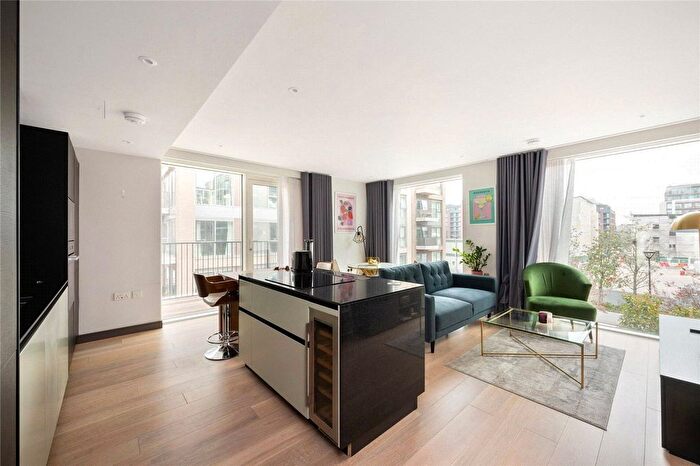 2 Bedroom Flat To Rent In Fairwater House, Lockgate Road, SW6