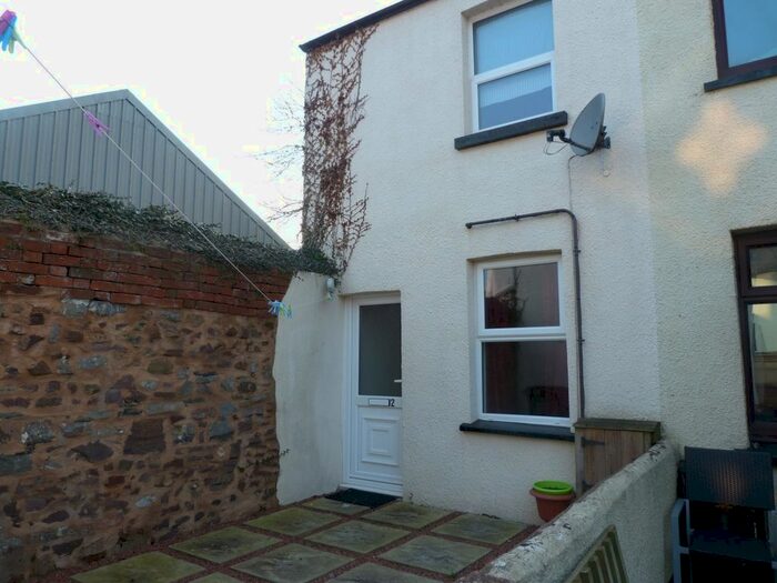3 Bedroom Semi-Detached House To Rent In Chapples Square, Barrington Street, Tiverton, EX16