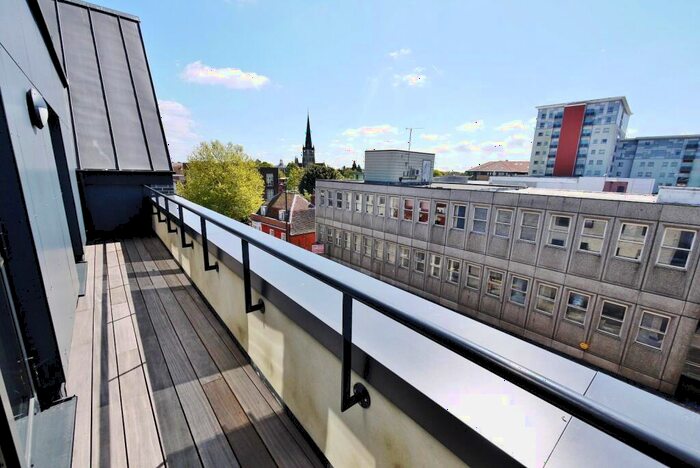 2 Bedroom Apartment To Rent In Hunters Court, William Hunter Way, Brentwood, Essex, CM14