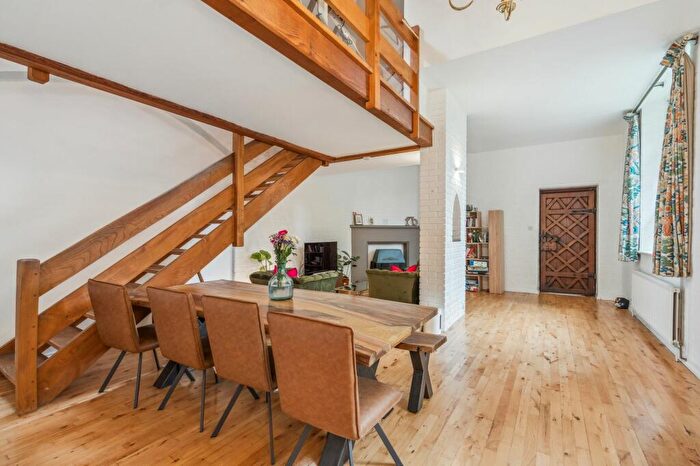 3 Bedroom Character Property For Sale In High Street, Wendover, HP22