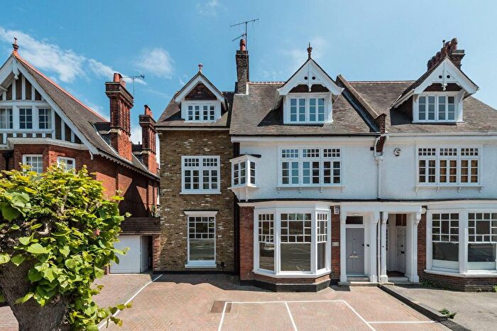 2 Bedroom Flat To Rent In Park Lane, Croydon, CR0