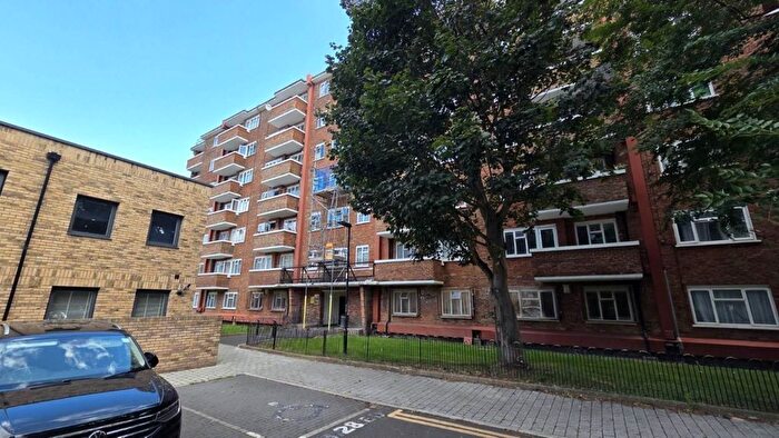 2 Bedroom Flat For Sale In Jarman House, Whitechapel, E1