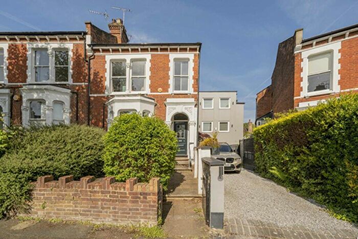 1 Bedroom Flat For Sale In Cromwell Avenue, Highgate, N6