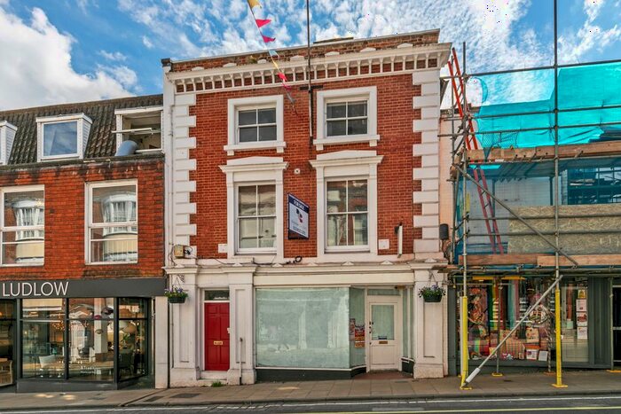 2 Bedroom Flat To Rent In High Street, Winchester, SO23