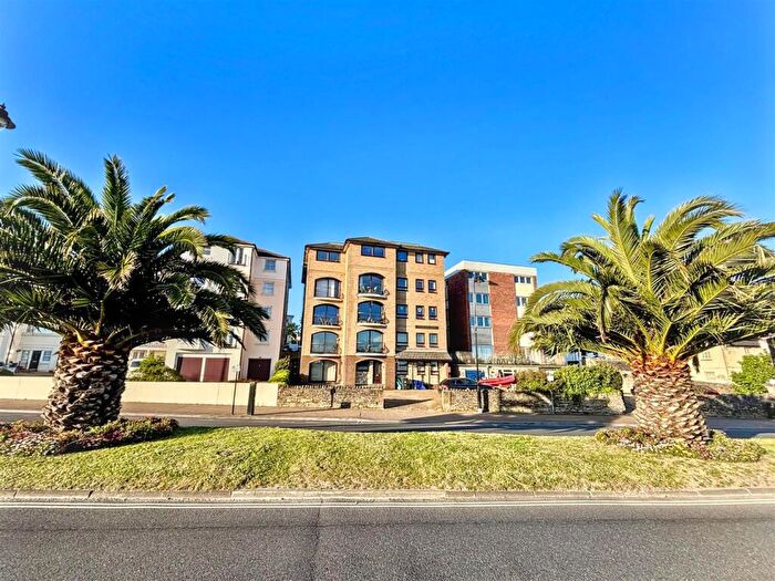 2 Bedroom Flat For Sale In Esplanade, Ryde, PO33