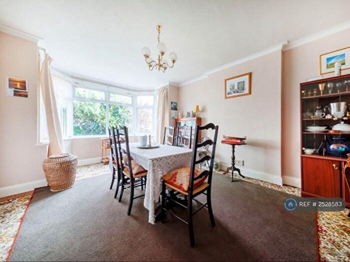 5 Bedroom Detached House To Rent In Village Way, Beckenham, BR3