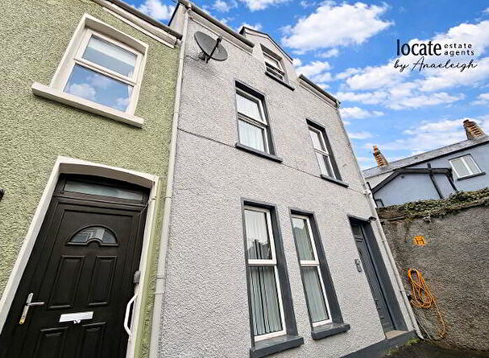 5 Bedroom End TownHouse For Sale In Belview Avenue, Derry, BT48