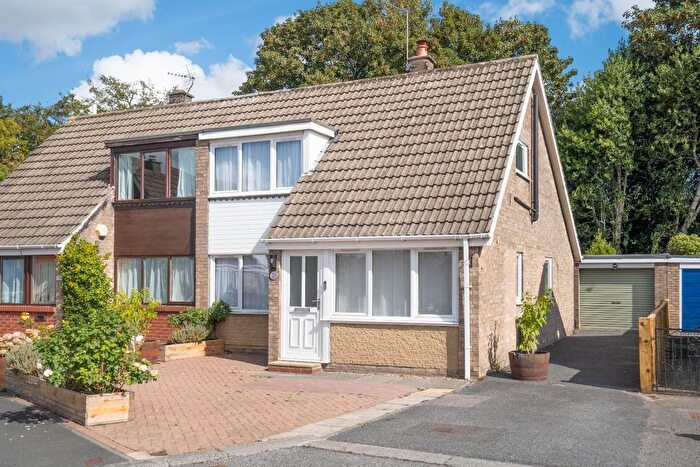 2 Bedroom Bungalow For Sale In The Paddock, York, YO26