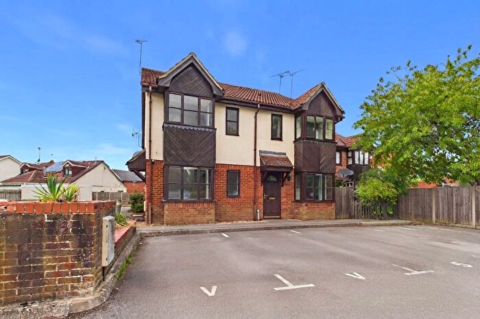1 Bedroom End Of Terrace House For Sale In Orchard Close, Wokingham, Berkshire, RG40