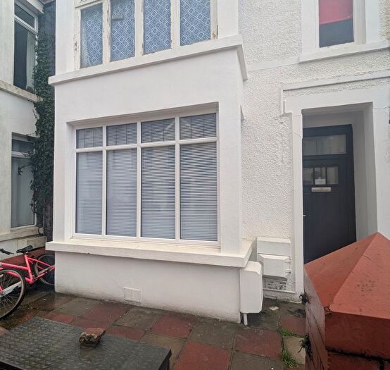 2 Bedroom Flat For Sale In Wellfield Avenue, Porthcawl, CF36