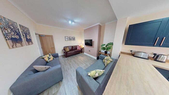 6 Bedroom Semi-Detached House To Rent In Shelton Street, Nottingham, NG3