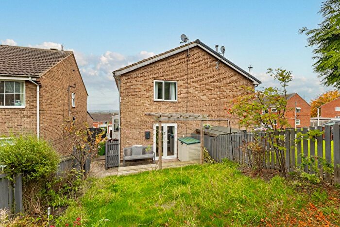 1 Bedroom Semi-Detached House For Sale In Shelley Walk, Stanley, WF3