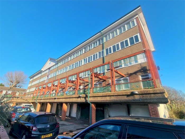 2 Bedroom Flat To Rent In Allwood Close, Sydenham, London, SE26