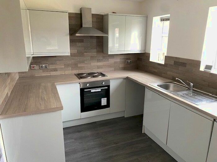 3 Bedroom Semi-Detached House To Rent In Grange Road, Moorends, DN8