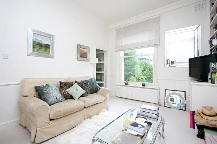 1 Bedroom Flat To Rent In Cambridge Gardens, London, W10