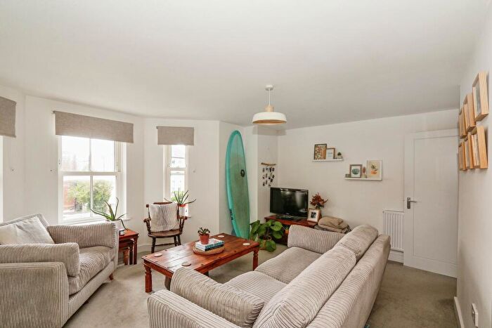 2 Bedroom Flat For Sale In Florence Road, Bournemouth, BH5