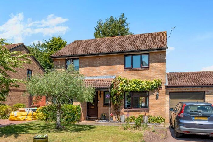 4 Bedroom Detached House For Sale In Caversfield, Oxfordshire, OX27