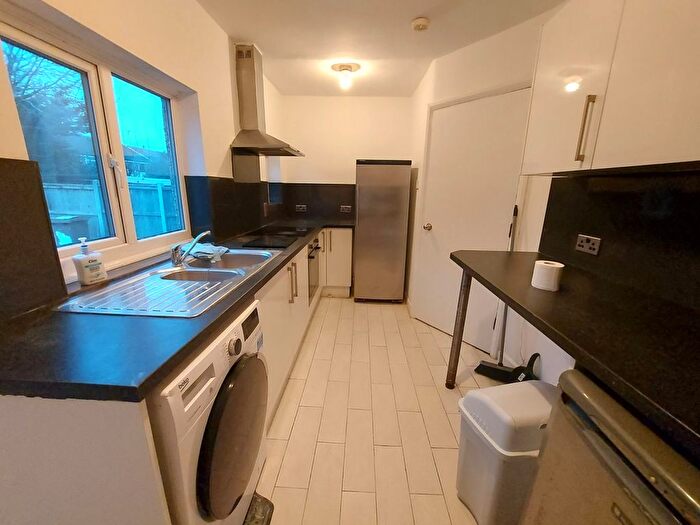 4 Bedroom Semi-Detached House To Rent In Kings Road, Broomfield, Chelmsford, CM1