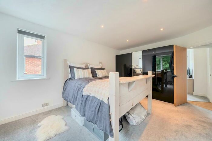 2 Bedroom Flat For Sale In Maidenhead, Berkshire, SL6