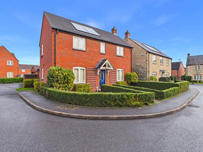 3 Bedroom Detached House For Sale In Mansion Gardens, Potterspury, NN12