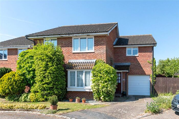 4 Bedroom Detached House For Sale In Gladstone Close, Green Park, Newport Pagnell, Buckinghamshire, MK16