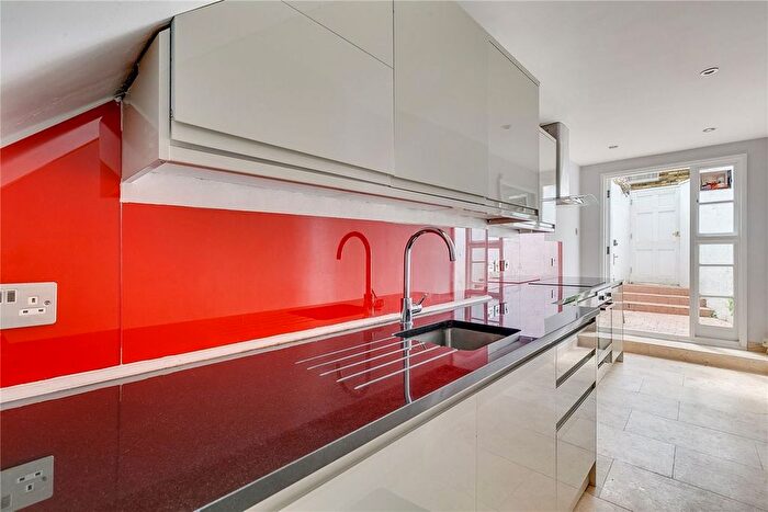 1 Bedroom Property To Rent In Moreton Terrace Mews North, London, SW1V