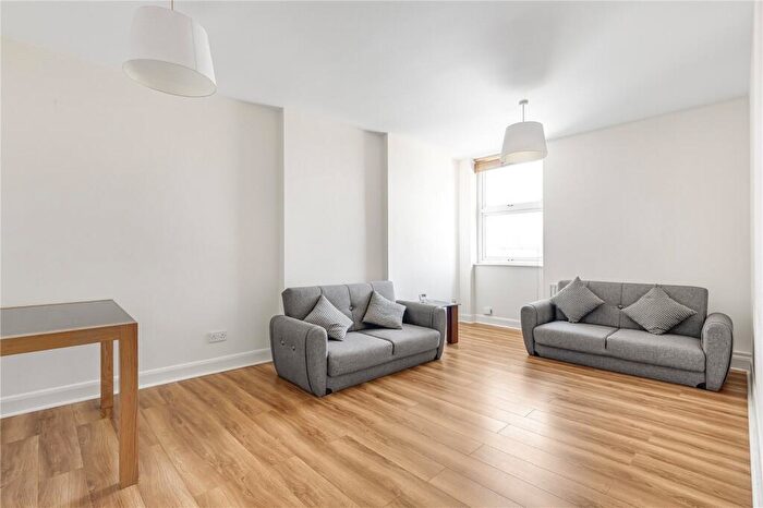 2 Bedroom Flat To Rent In Balham High Road, London, SW12