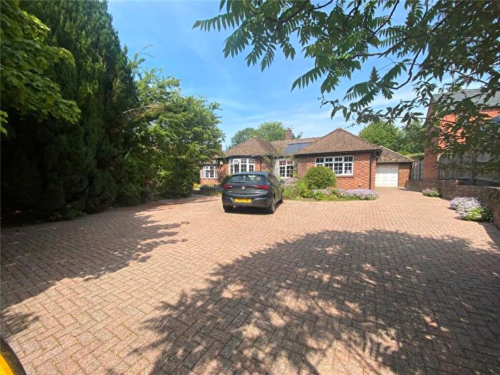 4 Bedroom Bungalow For Sale In East Street, Long Buckby, Northamptonshire, NN6