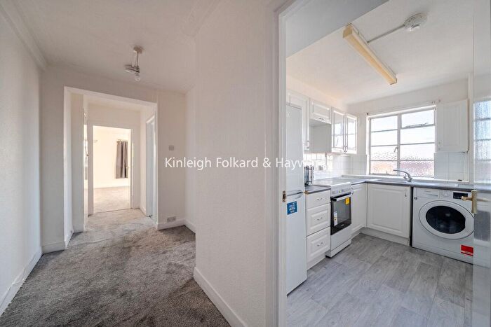 2 Bedroom Flat To Rent In Streatham Hill, London, SW2