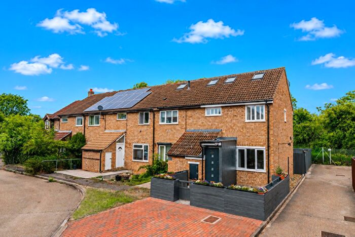 4 Bedroom End Terrace House For Sale In The Paddocks, Cambridge, CB1