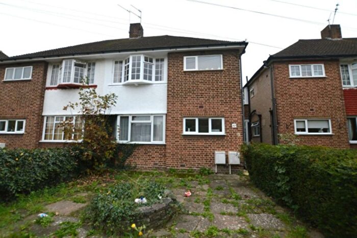 2 Bedroom Maisonette For Sale In Bramley Close, Whitton, Twickenham, TW2