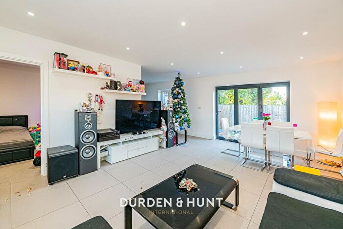 2 Bedroom Semi-Detached Bungalow For Sale In Brinkworth Road, Clayhall, IG5