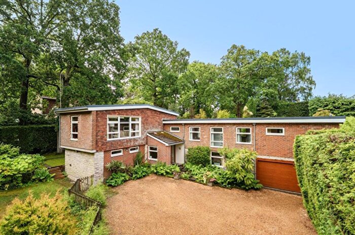 4 Bedroom Detached House For Sale In Hocombe Road, Chandler's Ford, SO53