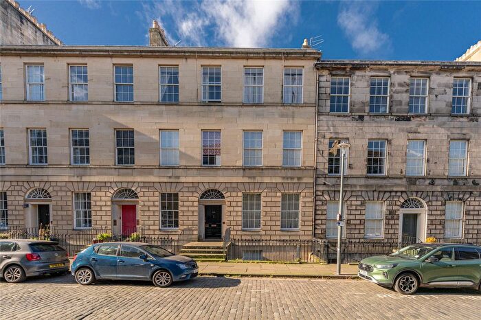 3 Bedroom Flat For Sale In Clarence Street, Edinburgh, EH3