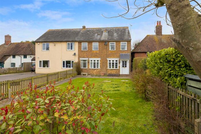 3 Bedroom Semi-Detached House For Sale In Lees View, Ashford Road, Badlesmere, ME13