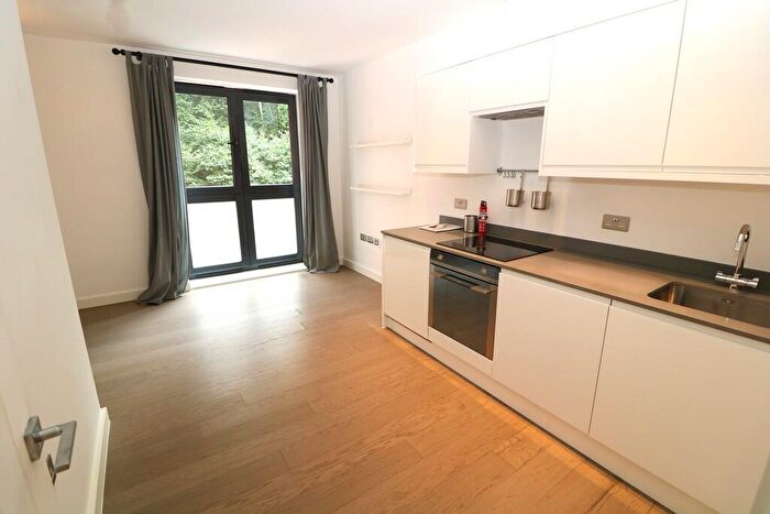 Studio To Rent In Lincoln Road, Dorking, RH4