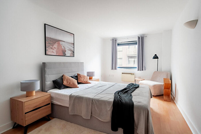 2 Bedroom Apartment To Rent In Deals Gateway, London, SE13