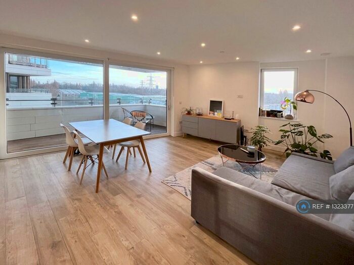 2 Bedroom Flat To Rent In Beck Square, London, E10