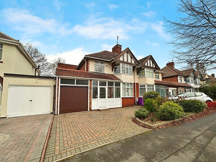 4 Bedroom Semi Detached House For Sale In Deyncourt Road, Fallings Park, Wolverhampton, WV10