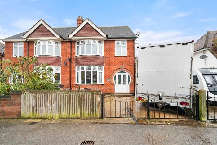 4 Bedroom Semi-detached House For Sale In Park Avenue, Skegness, PE25