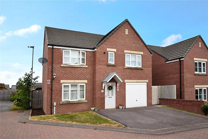 5 Bedroom Detached House For Sale In Scatcherd Garth, Morley, Leeds, West Yorkshire, LS27