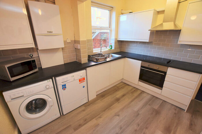 5 Bedroom Terraced House To Rent In Purser Road, Abington, Northampton, NN1