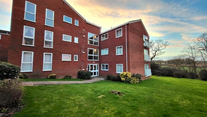 2 Bedroom Flat To Rent In Roundhedge Way, The Ridgeway, Enfield, EN2