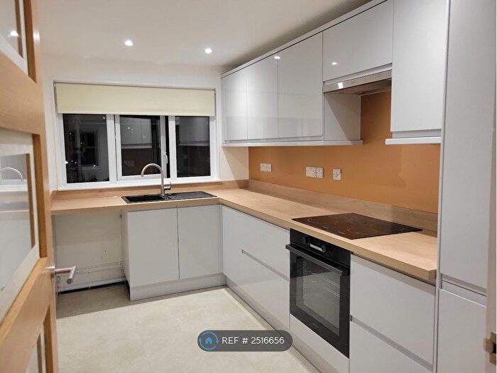 2 Bedroom Flat To Rent In Upper Holway Road, Taunton, TA1