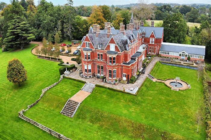 2 Bedroom Flat For Sale In Hastings Road, Hawkhurst, Cranbrook, TN18