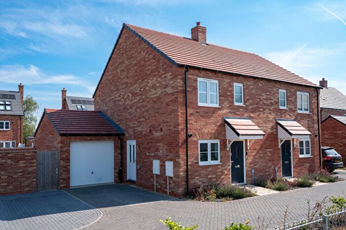 3 Bedroom Semi Detached House For Sale In Sandpit Close, Over, CB24