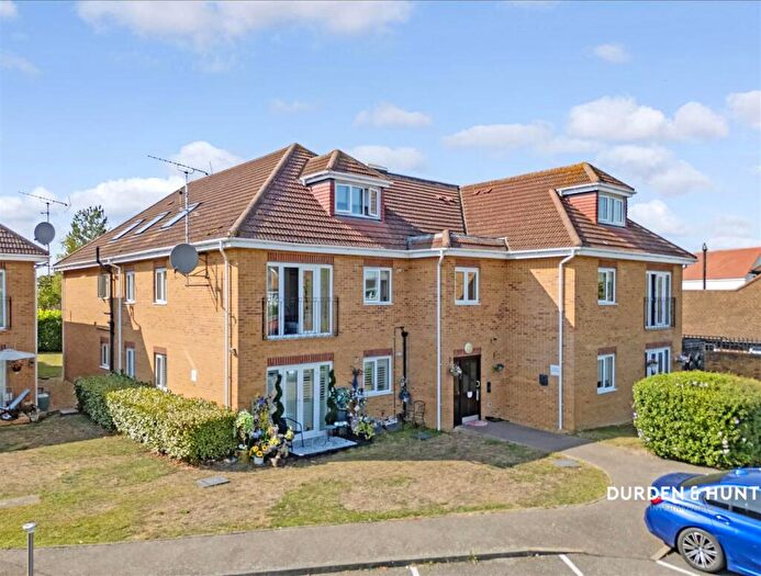 2 Bedroom Apartment For Sale In Lodge Lane, Collier Row, RM5