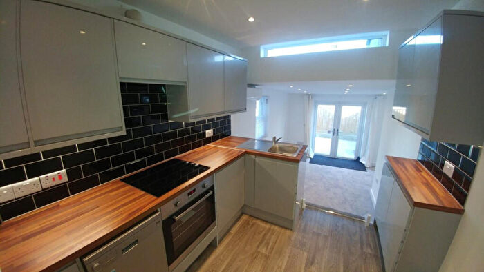 1 Bedroom Flat To Rent In Earlswood Road, Redhill, Surrey, RH1