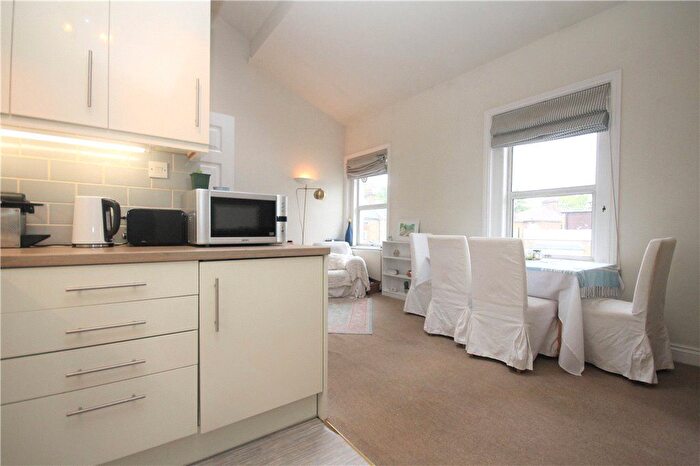 1 Bedroom Flat To Rent In Arlington Gardens, London, W4