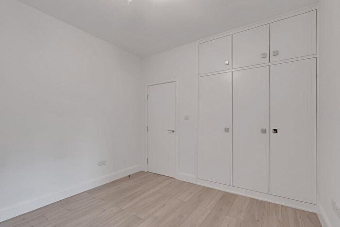 1 Bedroom Flat To Rent In Drake House, Stepney Way, Whitechapel, E1